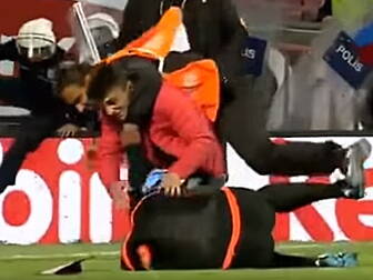 WATCH: Trabzonspor and Fenerba...